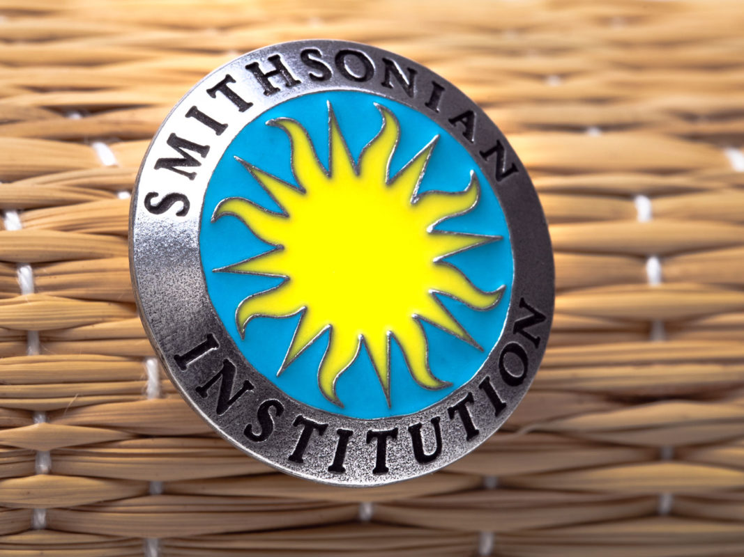 smithsonian lapel pin
